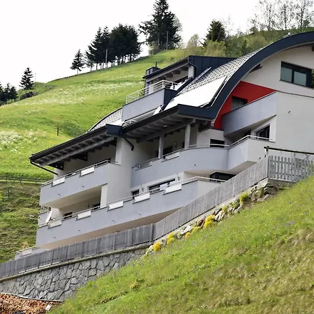 Apartment La Mezza Luna *