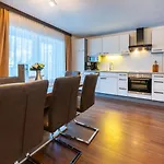 La Mezza Luna Apartament *