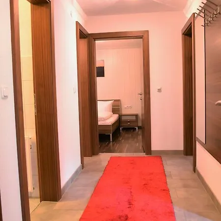 Apartment La Mezza Luna *