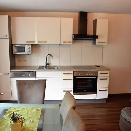 La Mezza Luna Apartment *