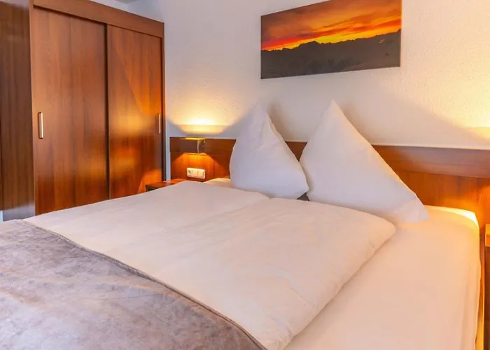 La Mezza Luna Apartment *